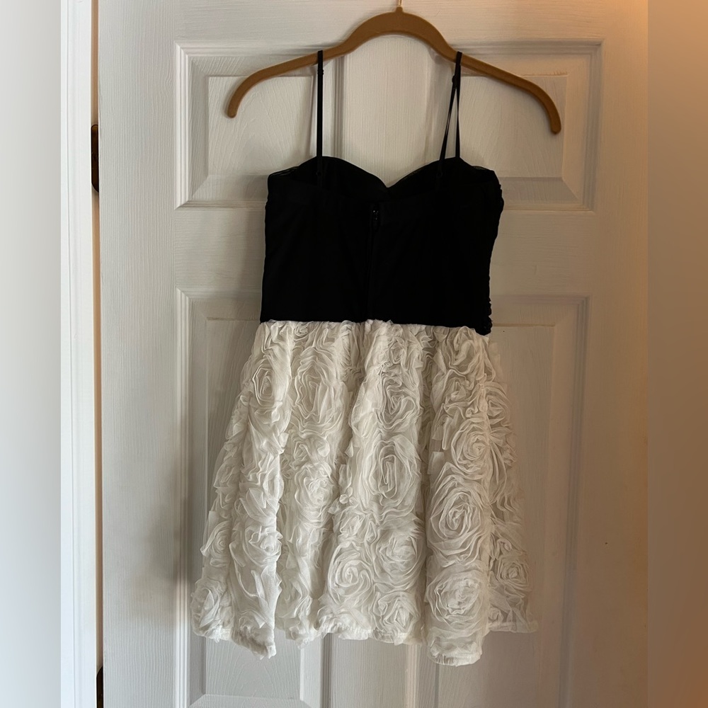 Trixxi size 3 beautiful short dress